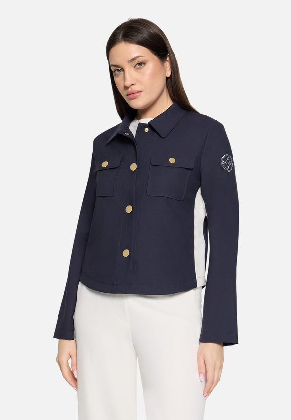 Overshirt mit Taschen / Modellfoto Vorderseite