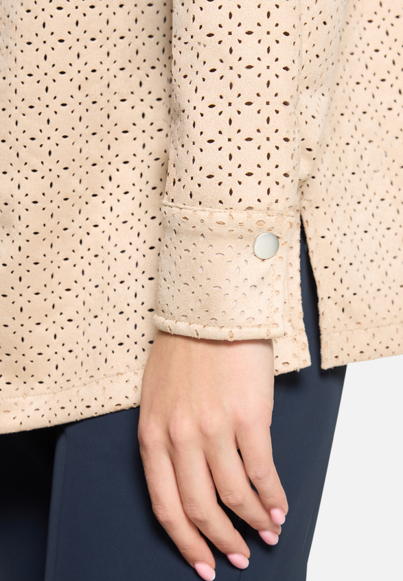 Hemdbluse mit Knopfleiste / Detailbild