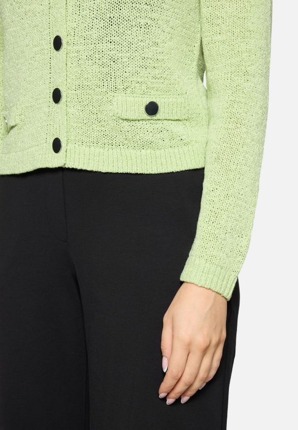 Strick-Cardigan mit aufgesetzten Taschen / Detailbild