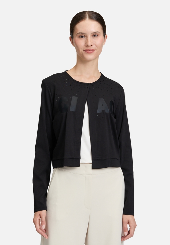 Shirtjacke mit Rundhalsausschnitt / Modellfoto Vorderseite