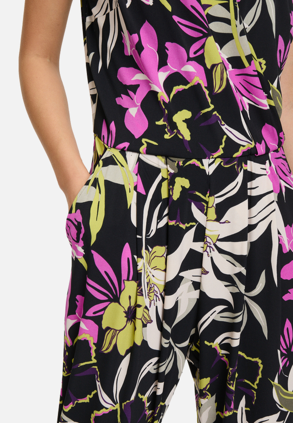 Jumpsuit mit Eingrifftaschen / Detailbild