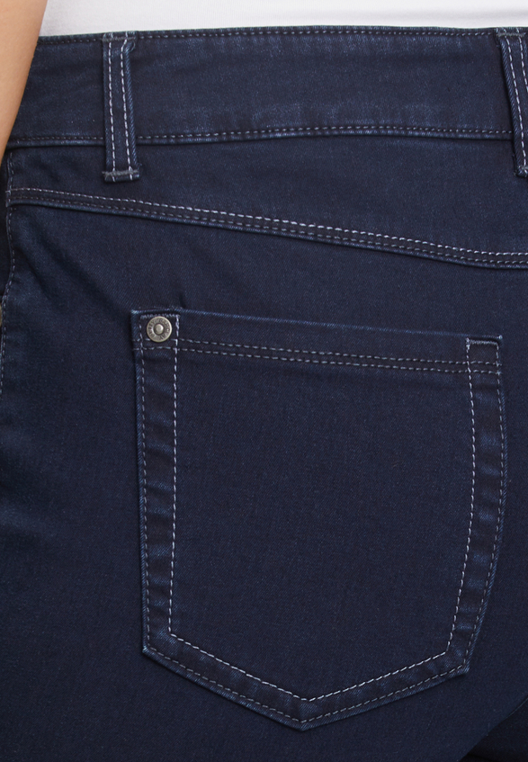 Basic-Jeans mit aufgesetzten Taschen / Detailbild
