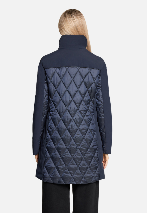 Outdoorjacke mit abnehmbarer Kapuze / Detailbild