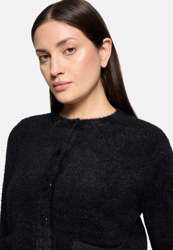 Strick-Cardigan mit aufgesetzten Taschen / Detailbild