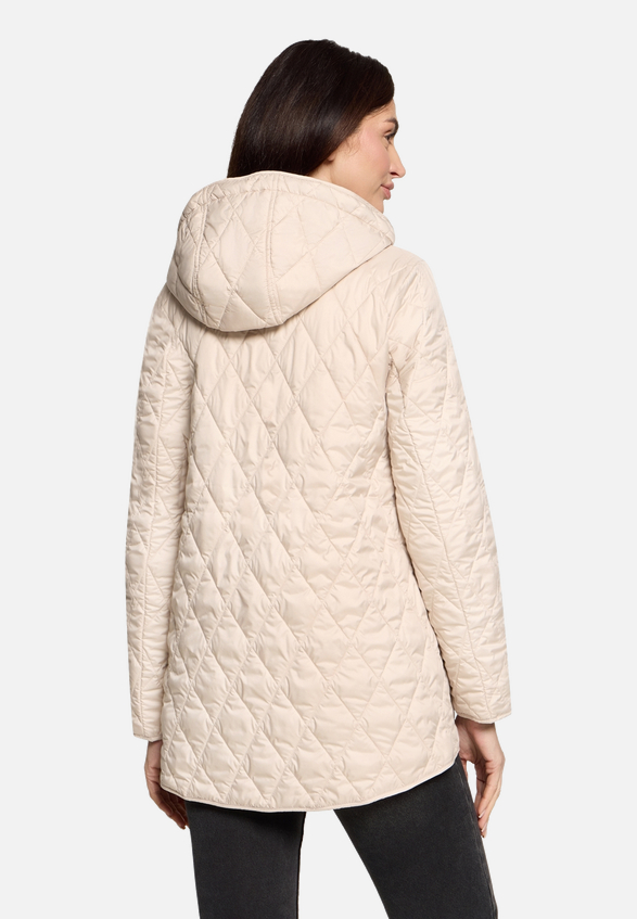 Outdoorjacke mit abnehmbarer Kapuze / Modellfoto Rückseite
