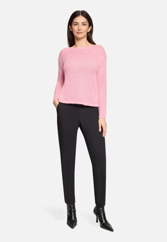 Lochstrick-Pullover langarm / Modellfoto Vorderseite (Outfit)