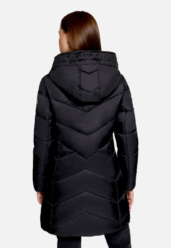 Outdoorjacke mit abnehmbarer Kapuze / Modellfoto Rückseite