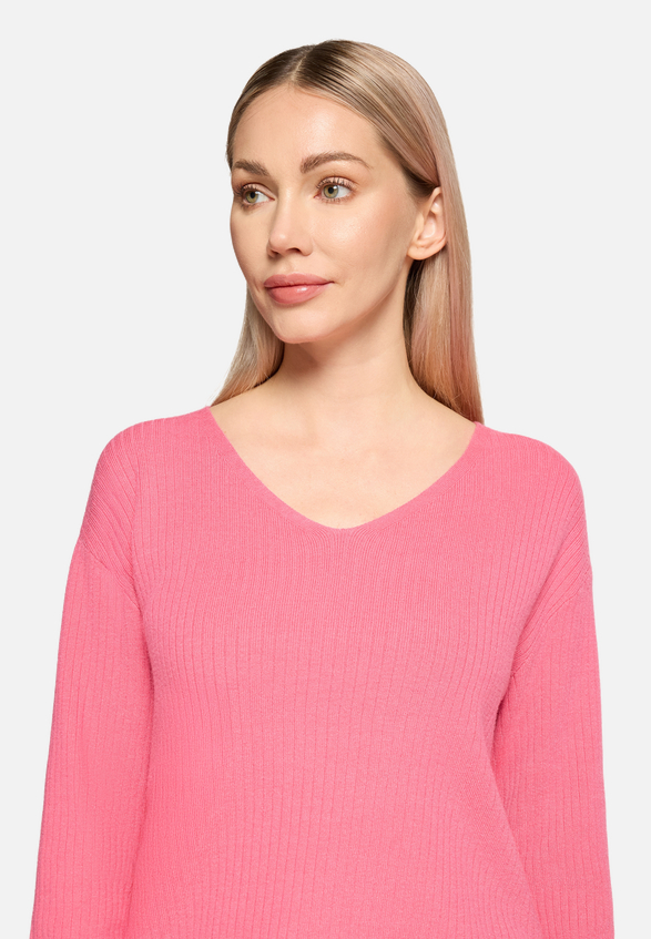 Feinstrickpullover mit V-Ausschnitt / Detailbild