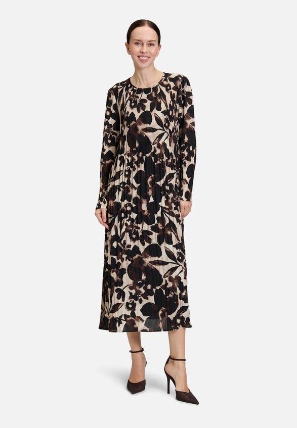 Plisseekleid langarm / Modellfoto Vorderseite