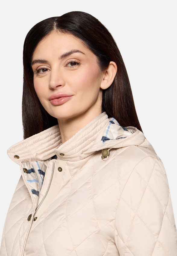 Outdoorjacke mit abnehmbarer Kapuze / Detailbild