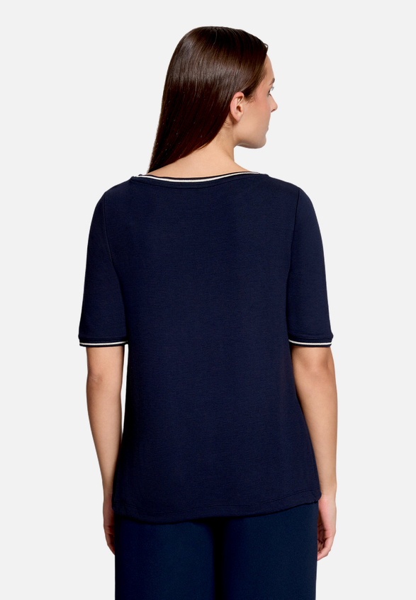 T-Shirt  unifarben mit Tunnelzug  / Modellfoto Rückseite