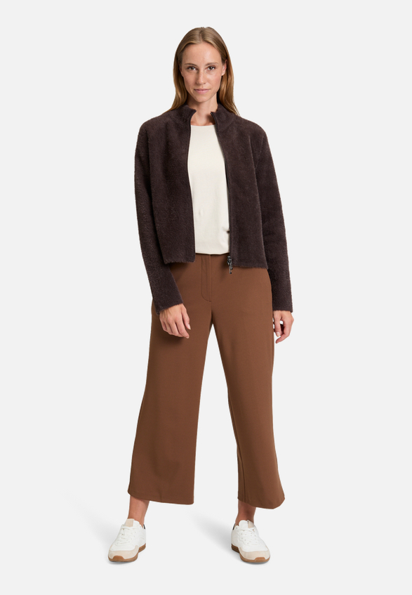 Strick-Cardigan mit Reißverschluss / Modellfoto Vorderseite (Outfit)