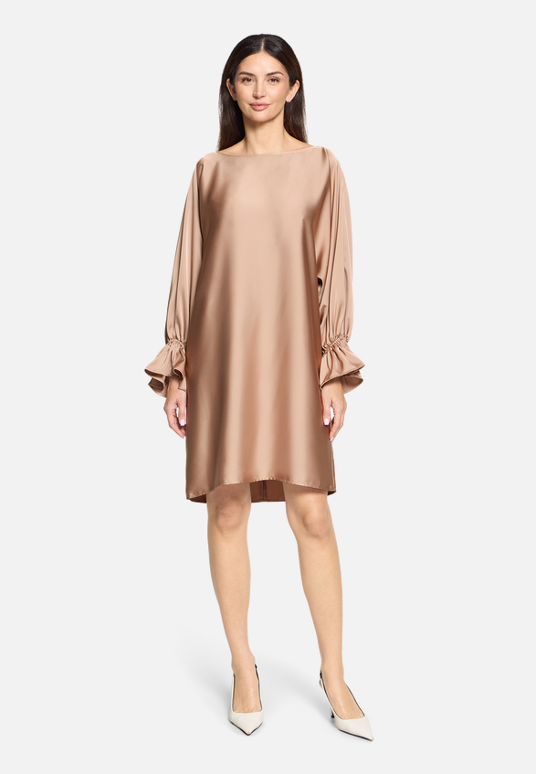 Midikleid langarm / Modellfoto Vorderseite