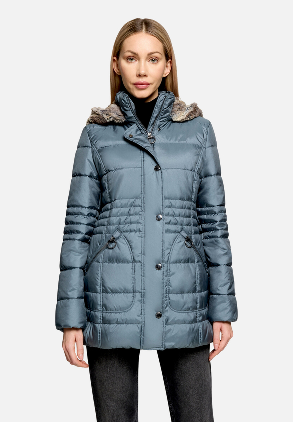Outdoorjacke mit abnehmbarer Kapuze / Modellfoto Vorderseite
