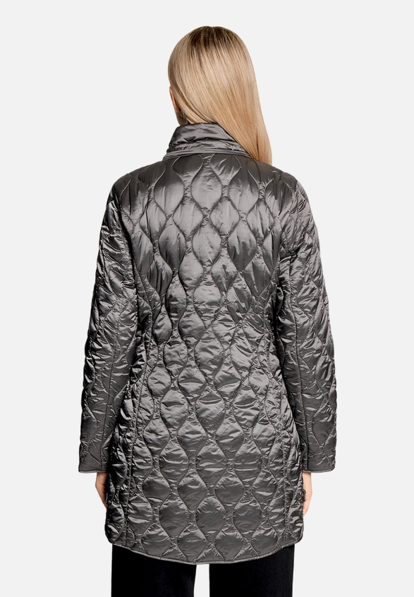 Outdoorjacke mit abnehmbarer Kapuze / Detailbild