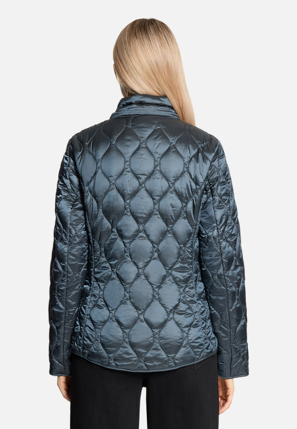 Outdoorjacke mit abnehmbarer Kapuze / Detailbild