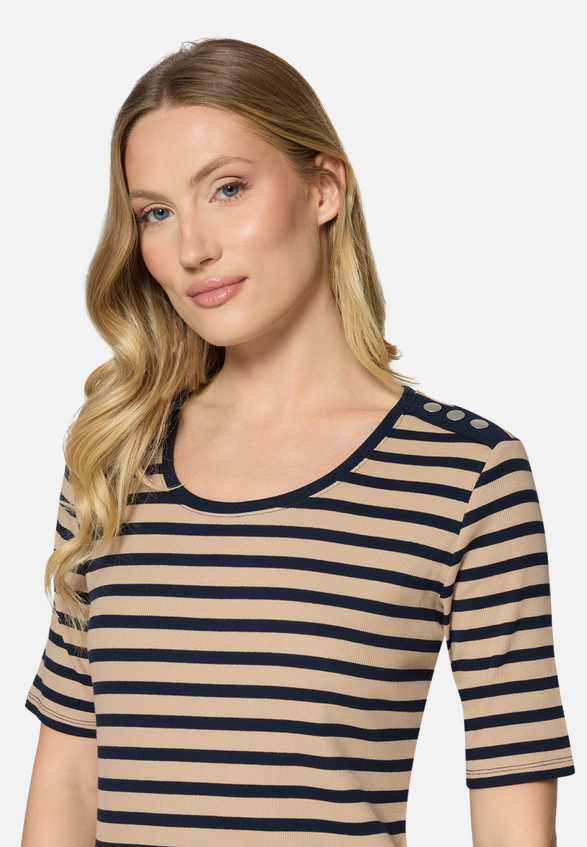 Basic Shirt mit Rippenstruktur / Detailbild