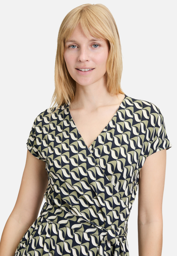 Jerseykleid mit V-Ausschnitt / Detailbild