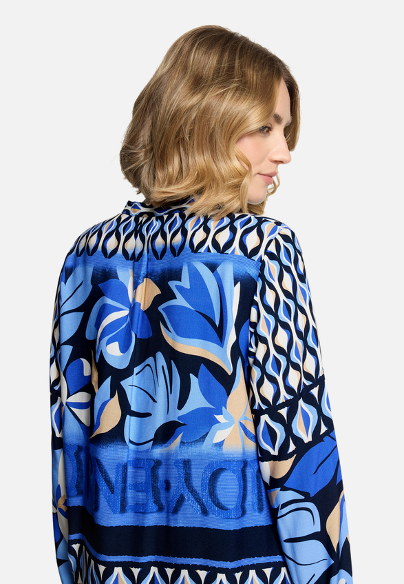 Longbluse mit Stehkragen / Detailbild