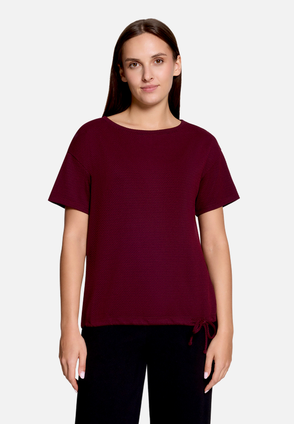 T-Shirt  strukturiert mit Bindedetail  / Modellfoto Vorderseite