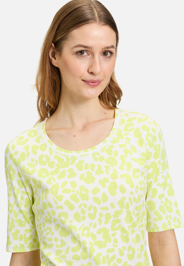 Basic Shirt mit Rippenstruktur / Detailbild