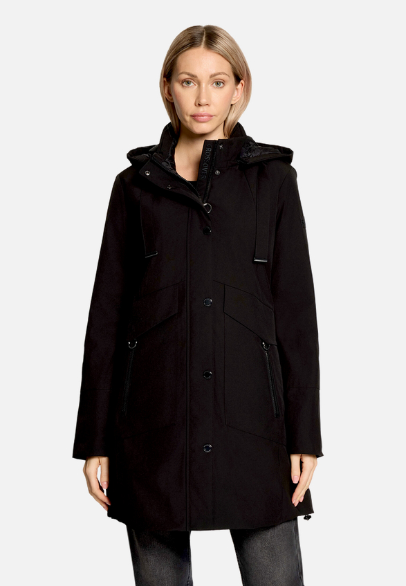 Outdoorjacke mit abnehmbarer Kapuze / Modellfoto Vorderseite