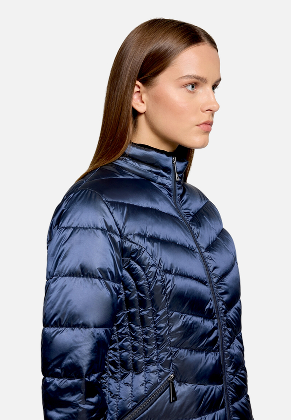 Outdoorjacke mit abnehmbarer Kapuze / Detailbild