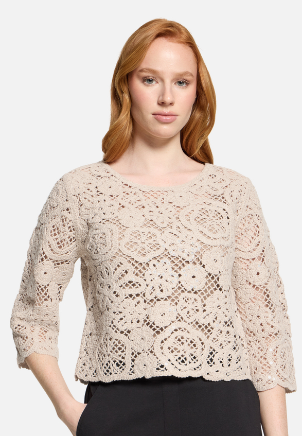 Lochstrick-Pullover mit U-Boot-Ausschnitt / Detailbild