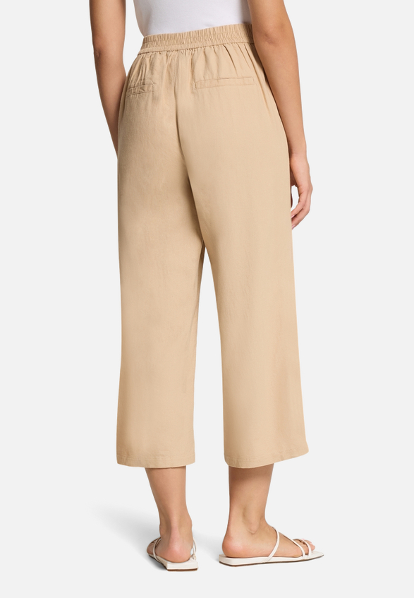 Leinenhose unifarben / Modellfoto Rückseite