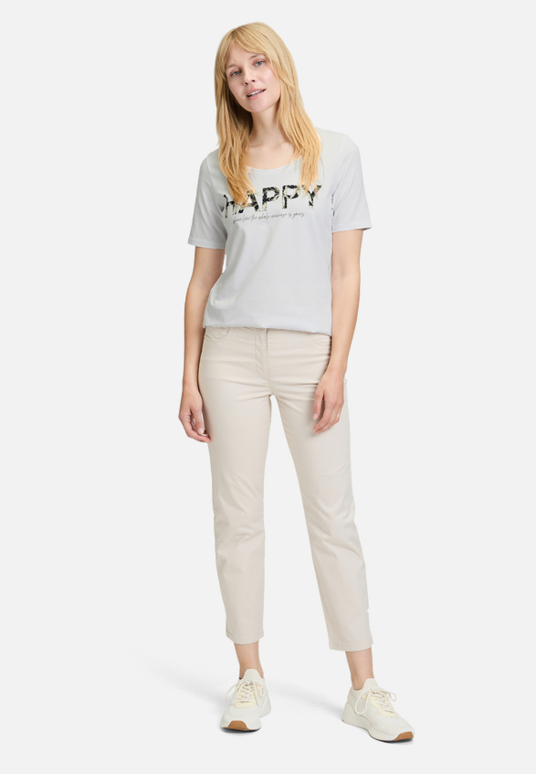 Basic Shirt mit Placement / Modellfoto Vorderseite (Outfit)