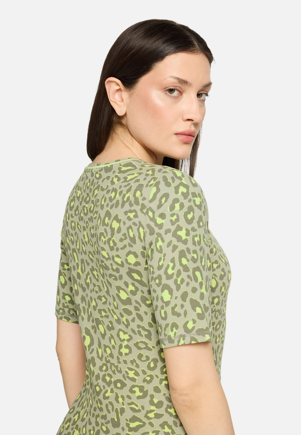Basic Shirt mit Rippenstruktur / Detailbild