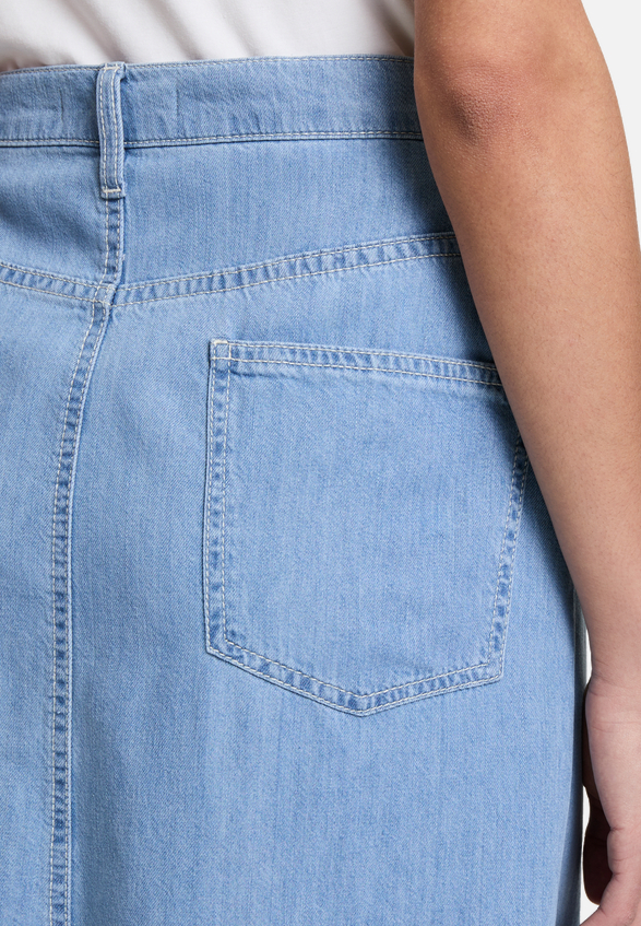 Jeansrock mit offenem Saum / Detailbild