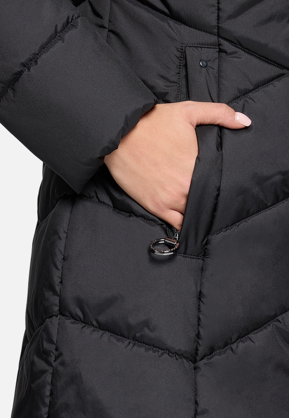 Outdoorjacke mit abnehmbarer Kapuze / Detailbild