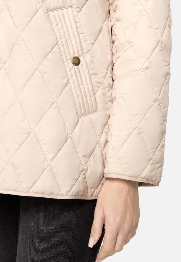 Outdoorjacke mit abnehmbarer Kapuze / Detailbild