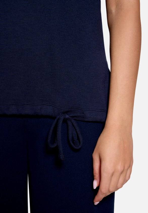 T-Shirt  unifarben mit Tunnelzug  / Detailbild