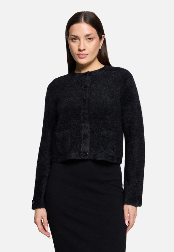 Strick-Cardigan mit aufgesetzten Taschen / Modellfoto Vorderseite