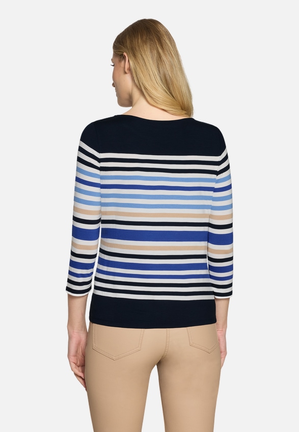 Basic Shirt mit U-Boot-Ausschnitt / Modellfoto Rückseite