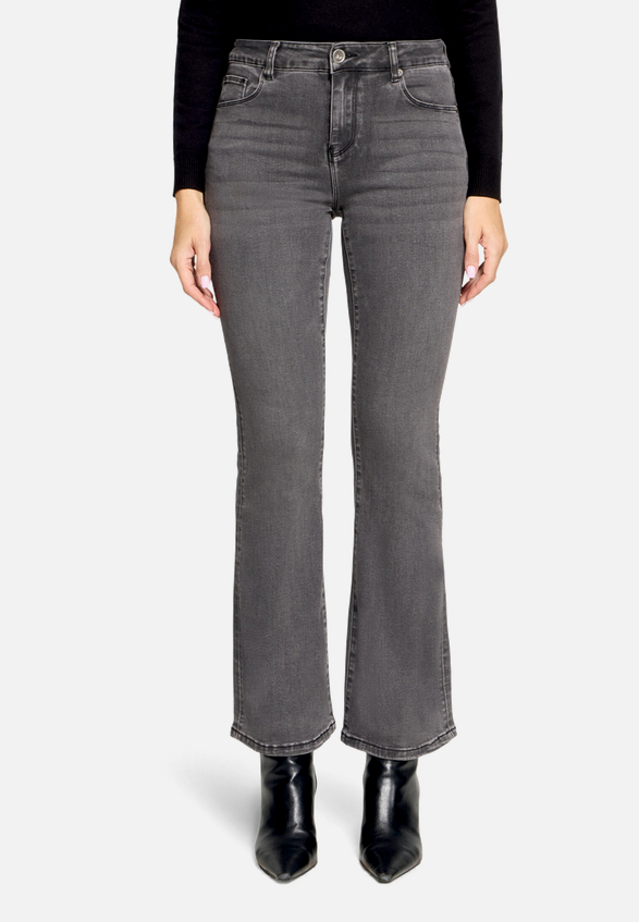 Bootcut Jeans mit Waschung / Modellfoto Vorderseite