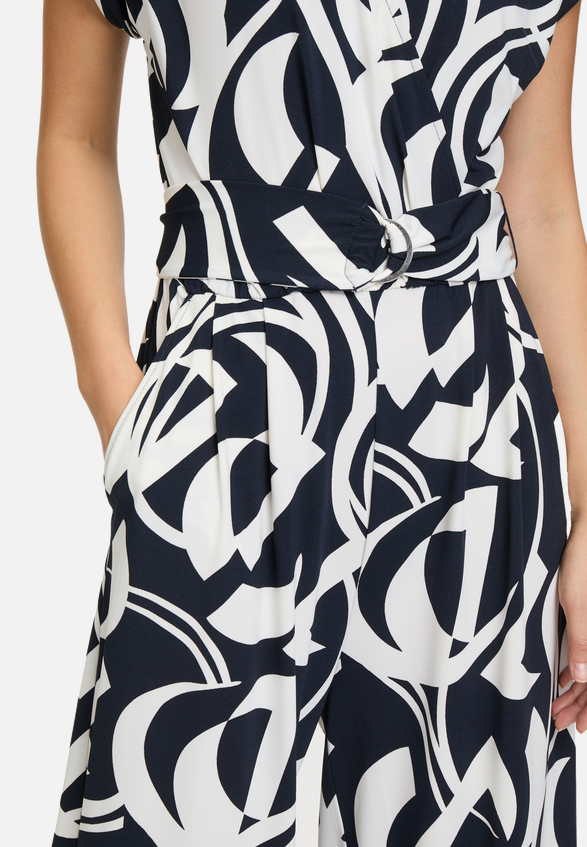 Jumpsuit mit Eingrifftaschen / Detailbild