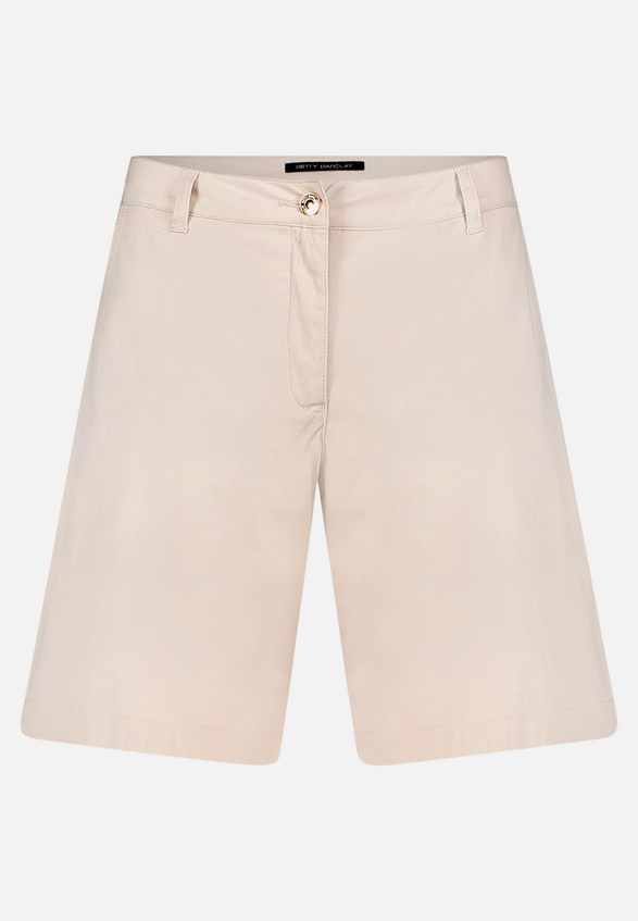 Sommerhose mit Eingrifftaschen / Vorderseite