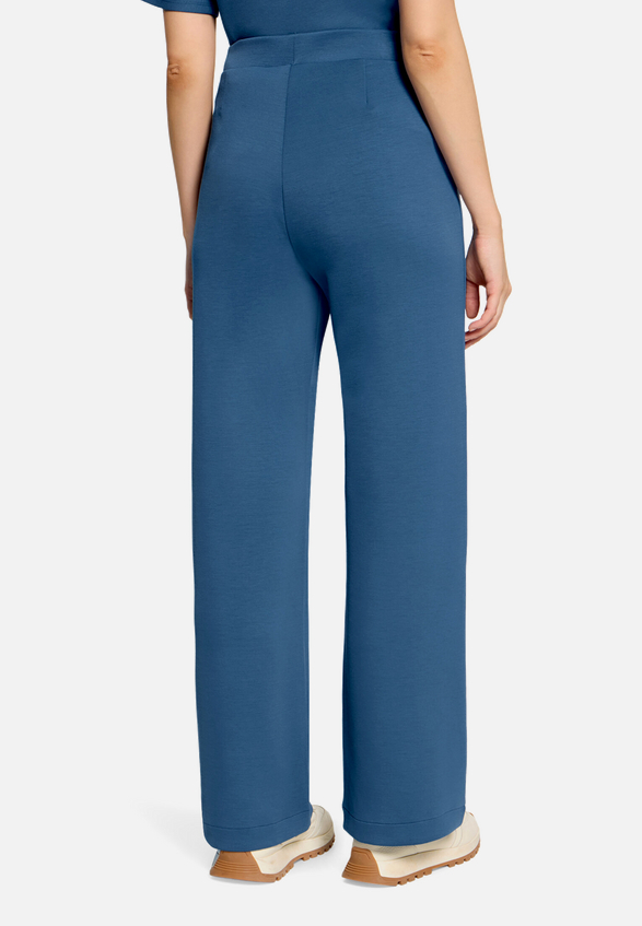 Sweathose Wideleg mit elastischem Bund / Modellfoto Rückseite