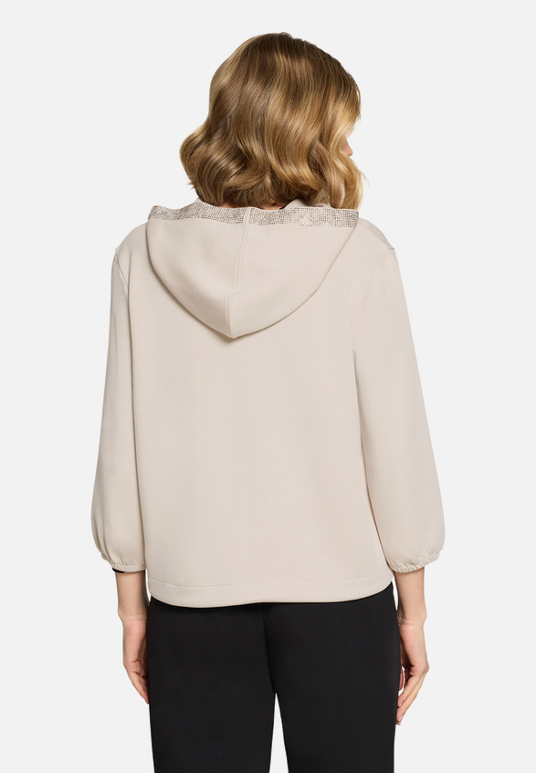 Shirtjacke mit Kapuze / Modellfoto Rückseite