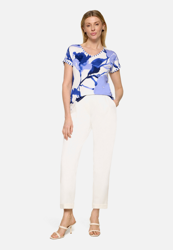 Casual-Shirt mit Ringel / Modellfoto Vorderseite (Outfit)