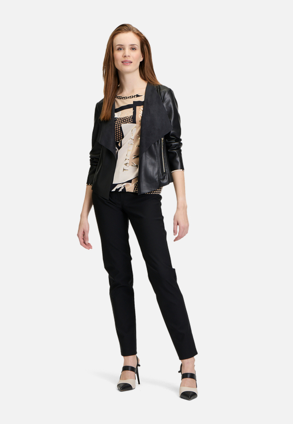 Blazer-Jacke ohne Verschluss / Modellfoto Vorderseite (Outfit)