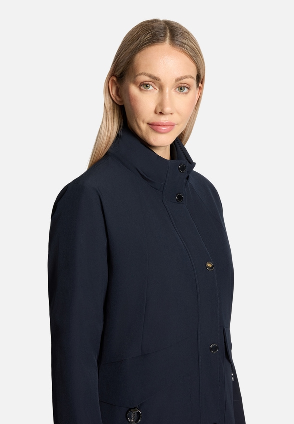 Outdoorjacke mit abnehmbarer Kapuze / Detailbild