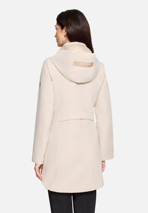 Outdoorjacke mit abnehmbarer Kapuze / Modellfoto Rückseite