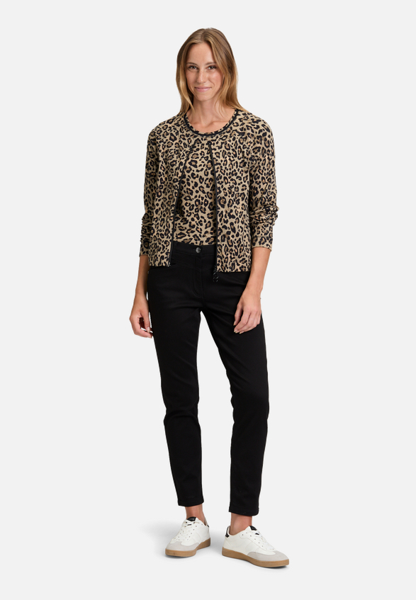 Shirtjacke mit Rippenstruktur / Modellfoto Vorderseite (Outfit)