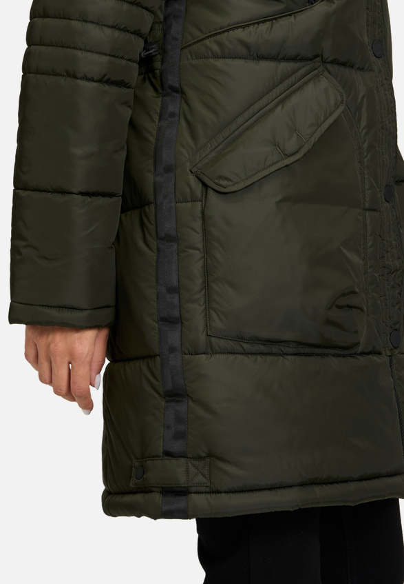 Steppjacke mit Kapuze / Detailbild