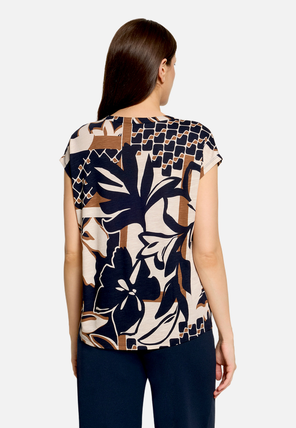 Print-T-Shirt mit Pailletten / Modellfoto Rückseite