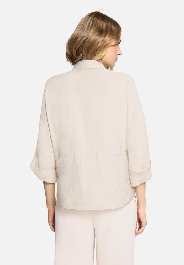 Blusenjacke mit Tunnelzug / Modellfoto Rückseite